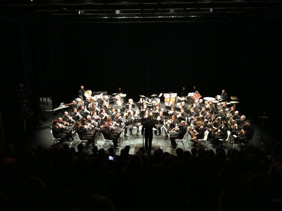 Fanfare De Vooruitgang tijdens Verrassende Ontmoetingen